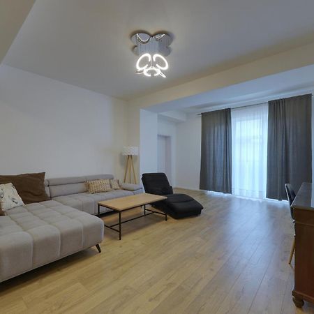 Shone Apartment Old Town 2 Bedroom Bratislava Exterior foto