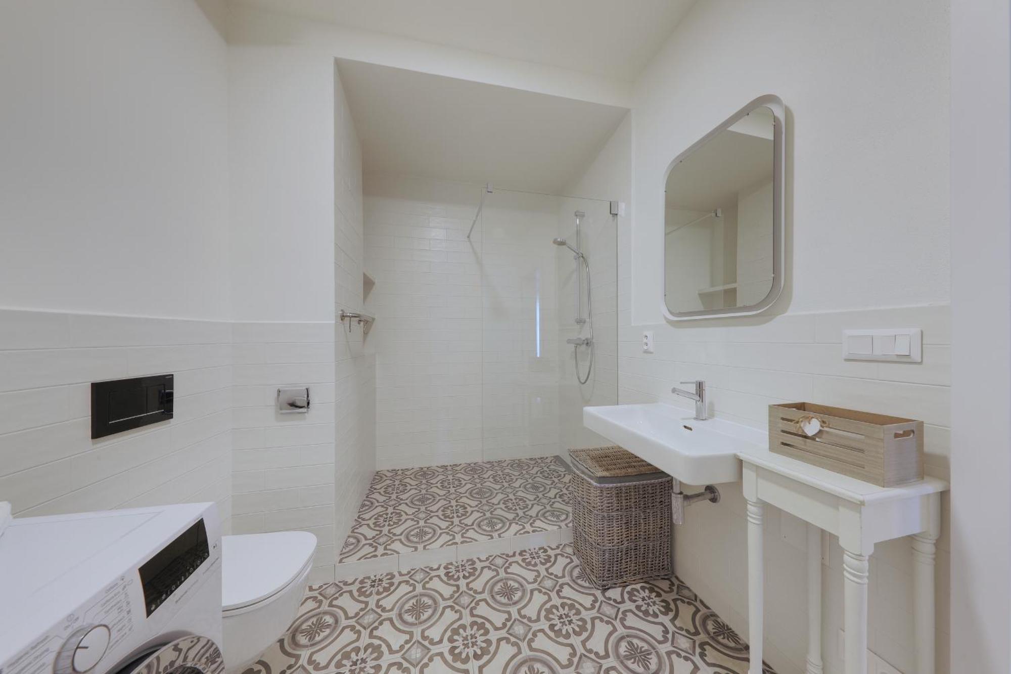 Shone Apartment Old Town 2 Bedroom Bratislava Exterior foto