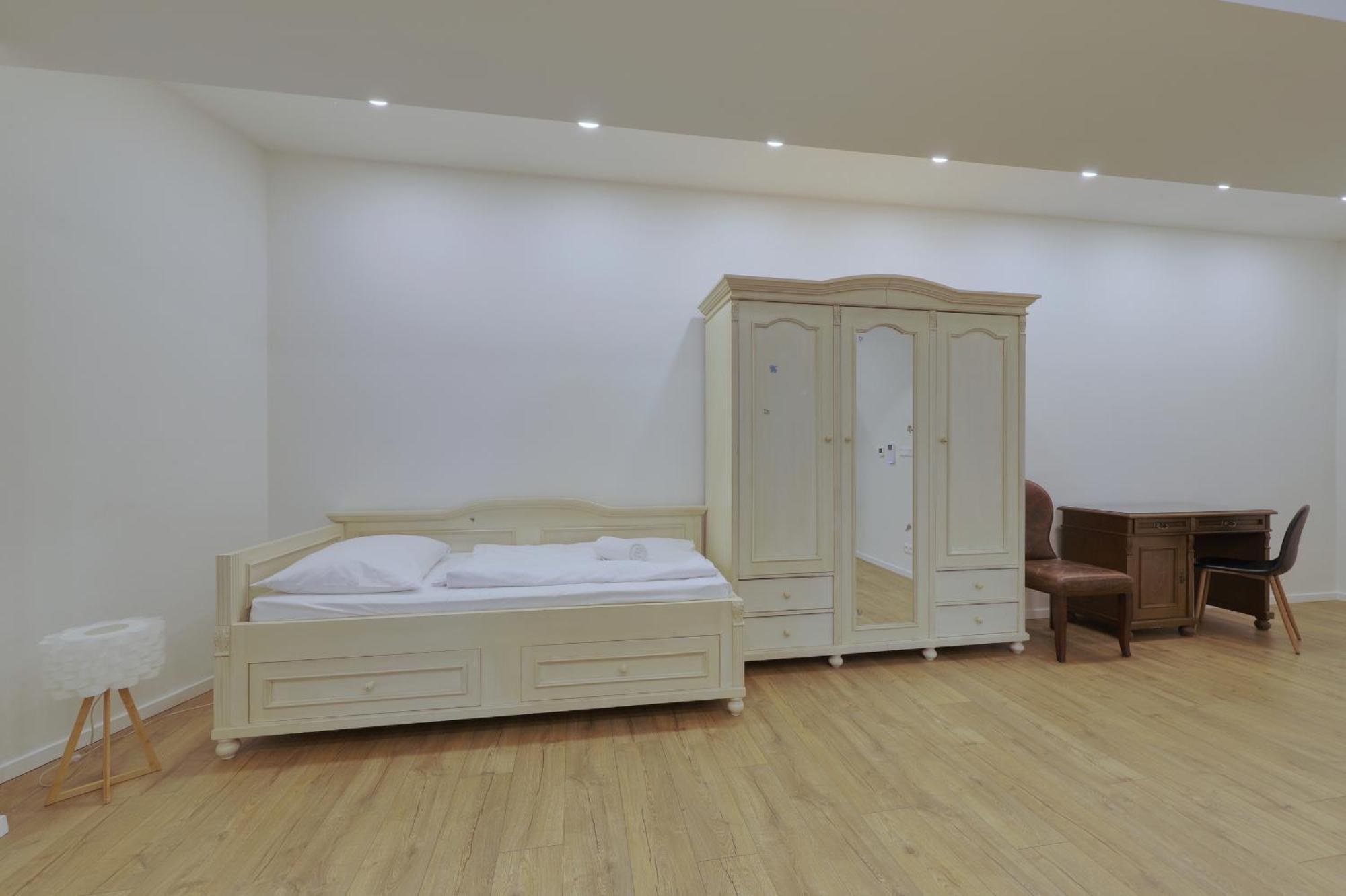 Shone Apartment Old Town 2 Bedroom Bratislava Exterior foto